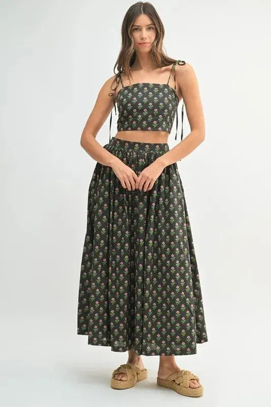 Women's Two Piece Set Women's Crop Top & Skirt Set - Floral Print - Trendy Two Piece
