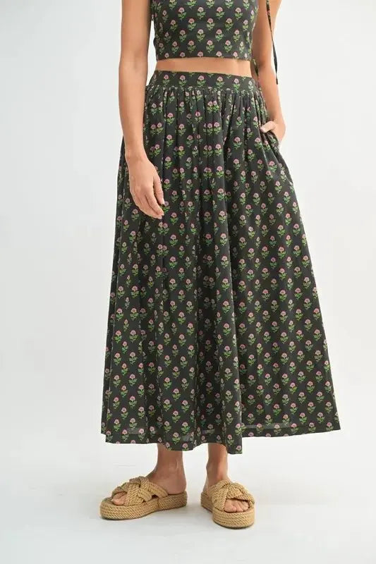 Women's Two Piece Set Women's Crop Top & Skirt Set - Floral Print - Trendy Two Piece