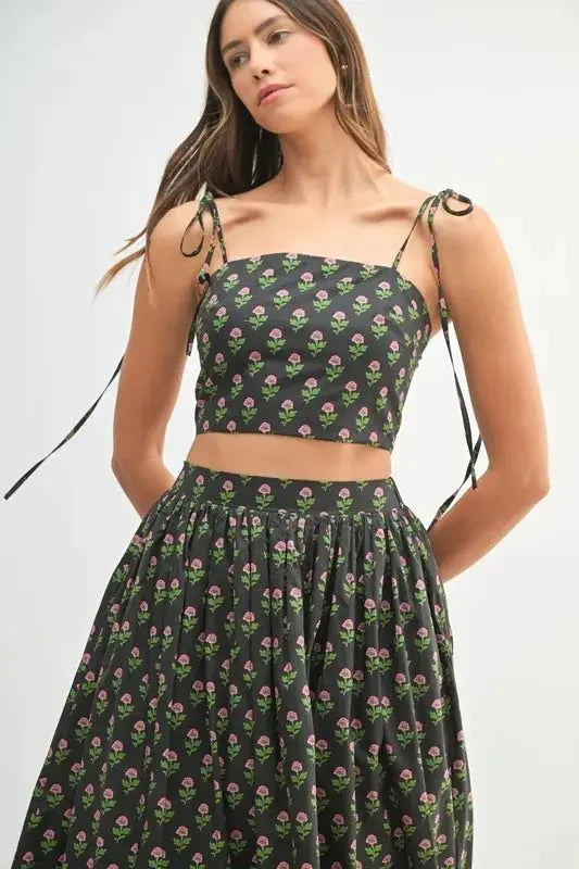 Women's Two Piece Set Women's Crop Top & Skirt Set - Floral Print - Trendy Two Piece