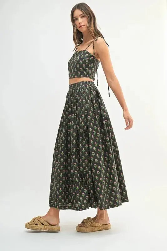 Women's Two Piece Set Women's Crop Top & Skirt Set - Floral Print - Trendy Two Piece