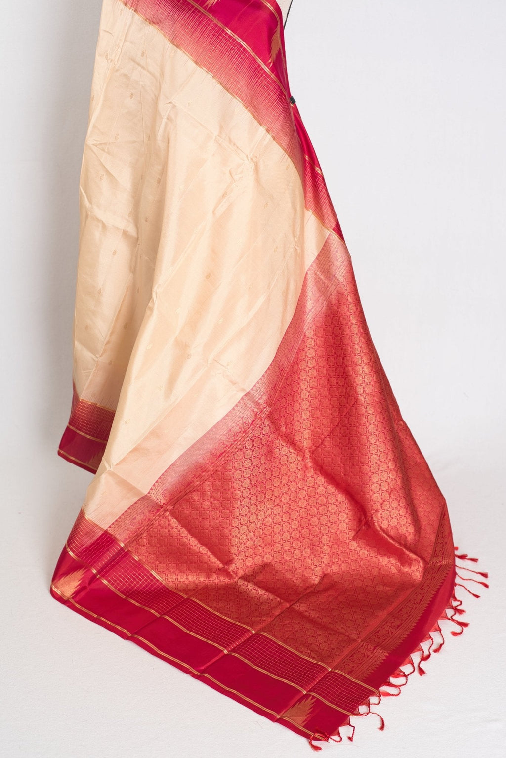 Naina: Clay White & Rani Pink Kanjivaram Silk Saree | Silk Mark Certified