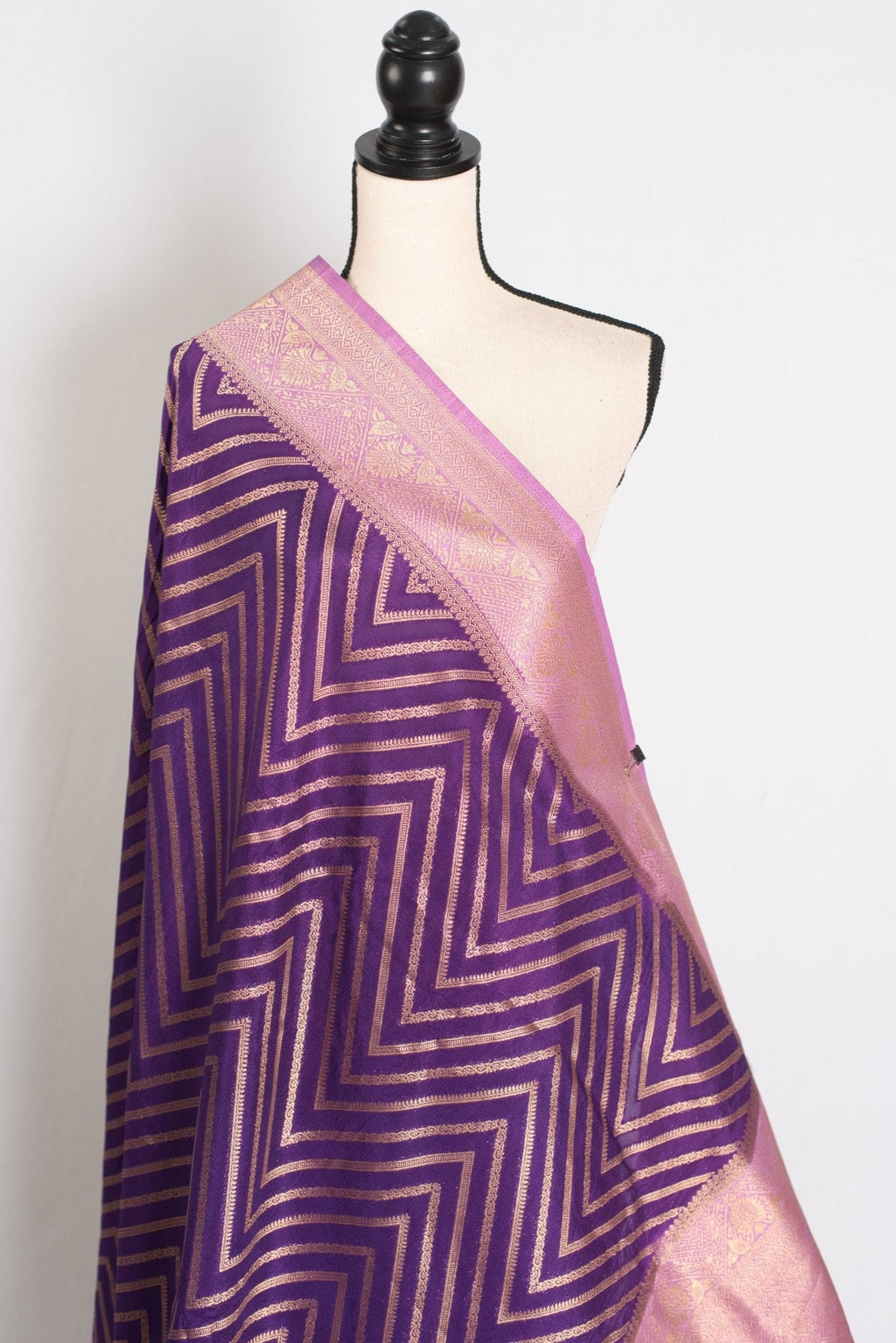 Naina : Purple and Mauve Semi Crepe Georgette Designer Banarasi Saree